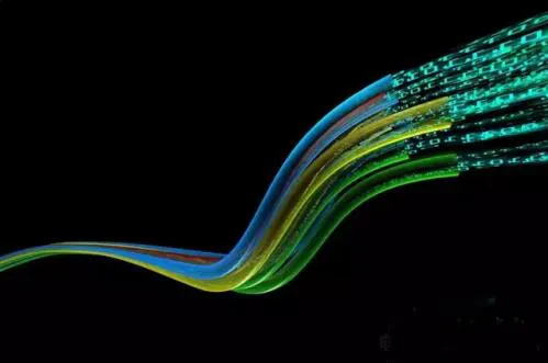 Système de distribution de faisceau à fibre optique
