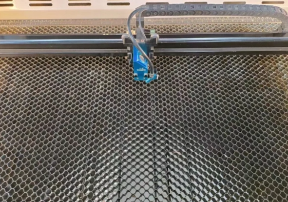 Table de travail de laser de nid d'abeilles