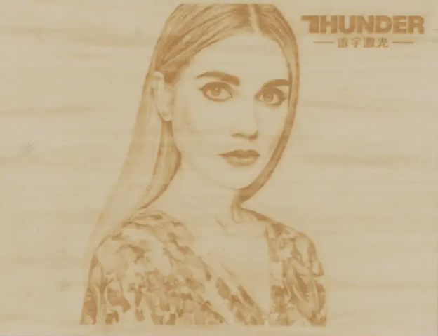 Photo gravée au laser sur bois