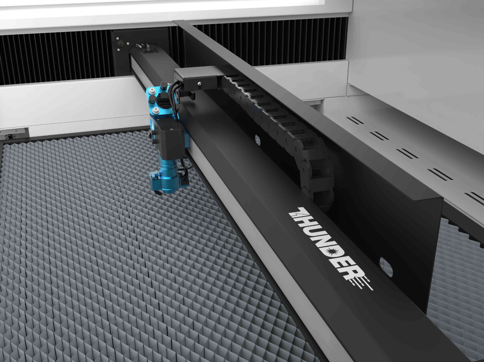 Rail linéaire haute précision dans la machine Thunder Laser Titan