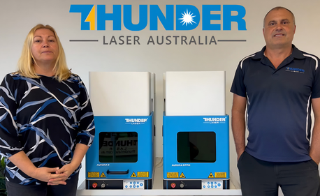 Aurora Lite Review: M. et Mme Travis en Australie