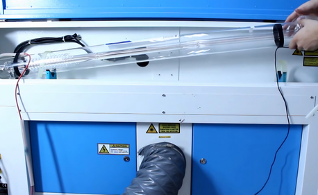 Comment faire pour installer un nouveau tube laser