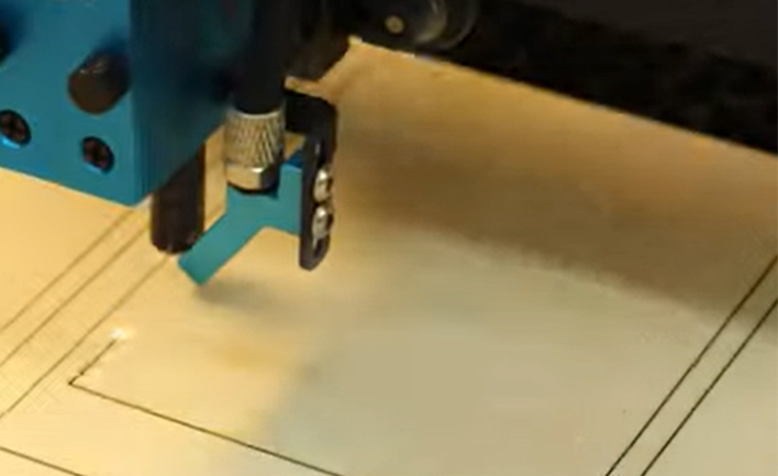 Quel contreplaqué convient le plus au traitement au laser?