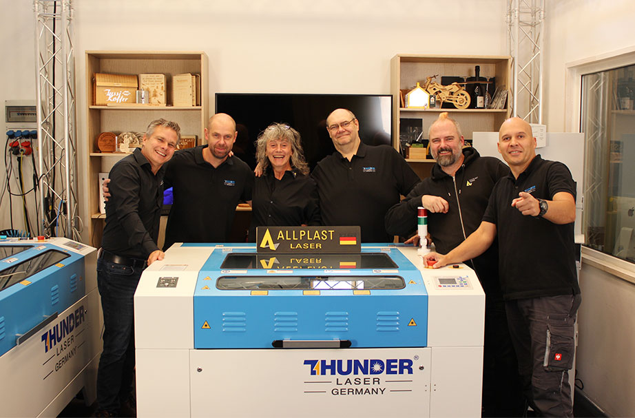 Thunder Distributor